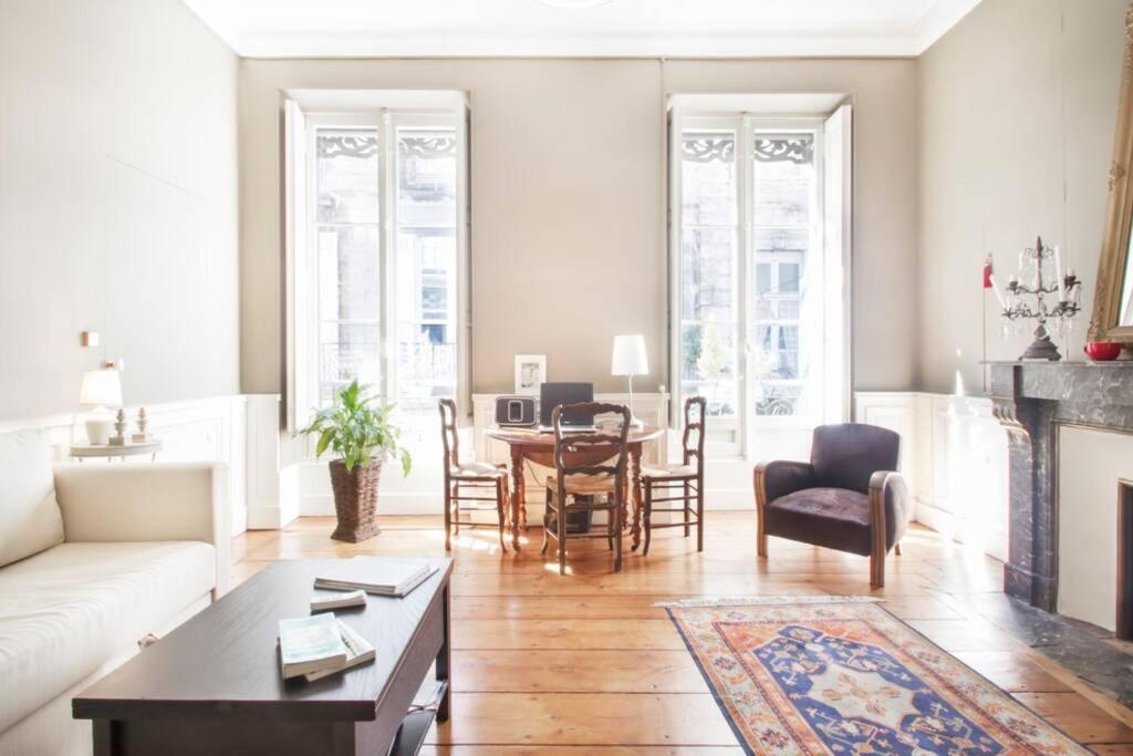 Appartamento Au Coeur Du Quartier Historique Bordeaux Esterno foto